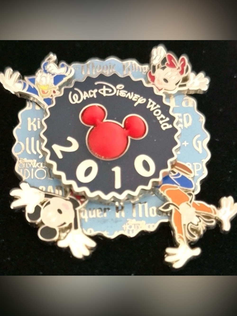 Spinning 2010 Walt
Disney World Mickey
Mouse Icon First Release
Single Pin